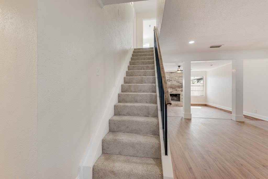 4816 Redwood Dr - Photo 3 of 28
