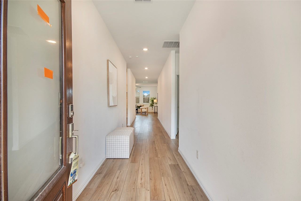 8012 Lindheimer Ln - Photo 3 of 21