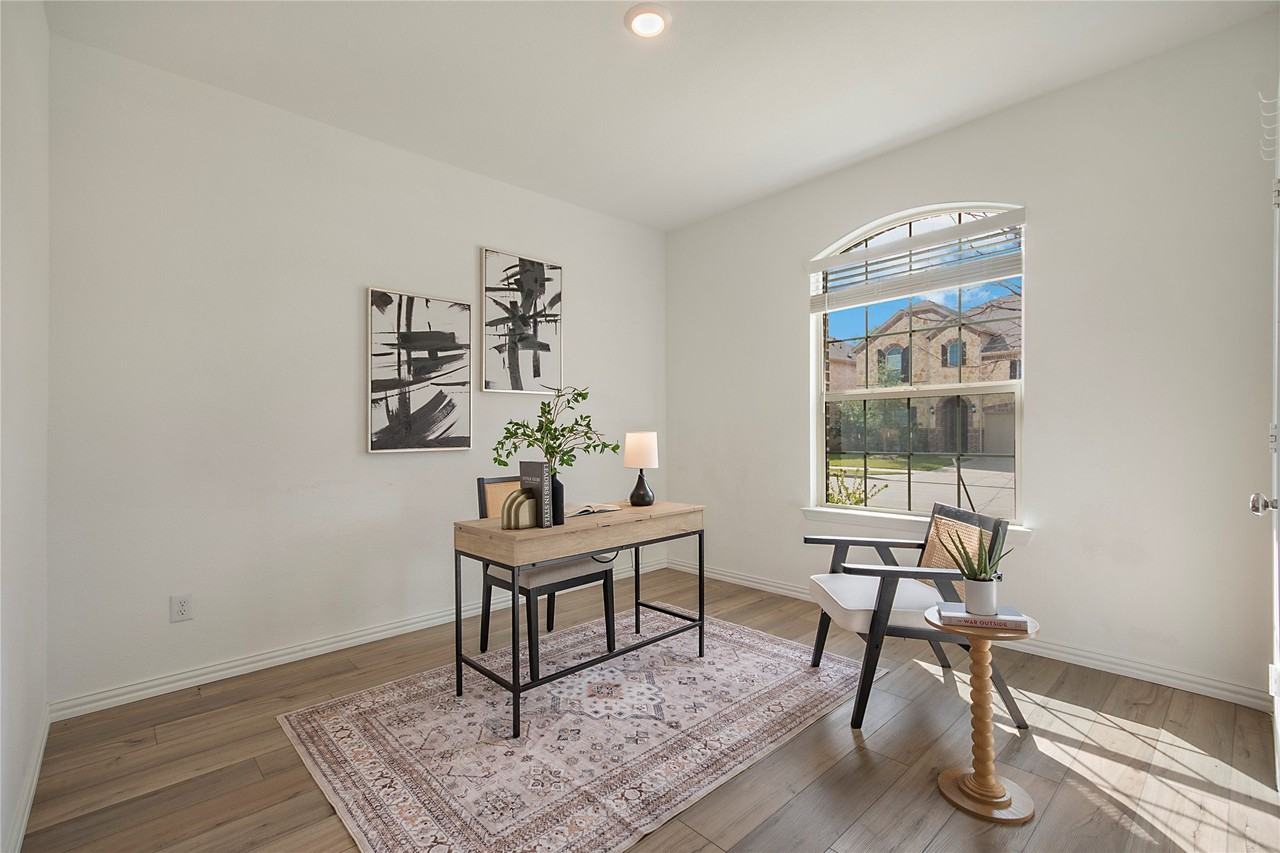 8012 Lindheimer Ln - Photo 5 of 21