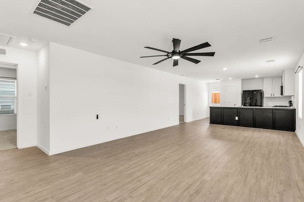 1912 Wild Orchard Ln - Photo 6 of 28