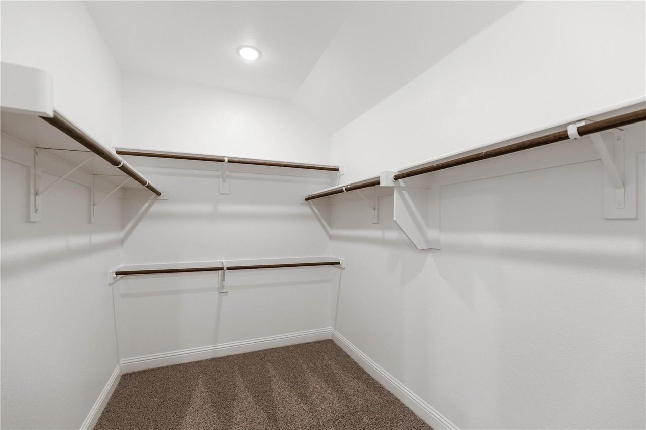 1253 Carinna Dr - Photo 7 of 32