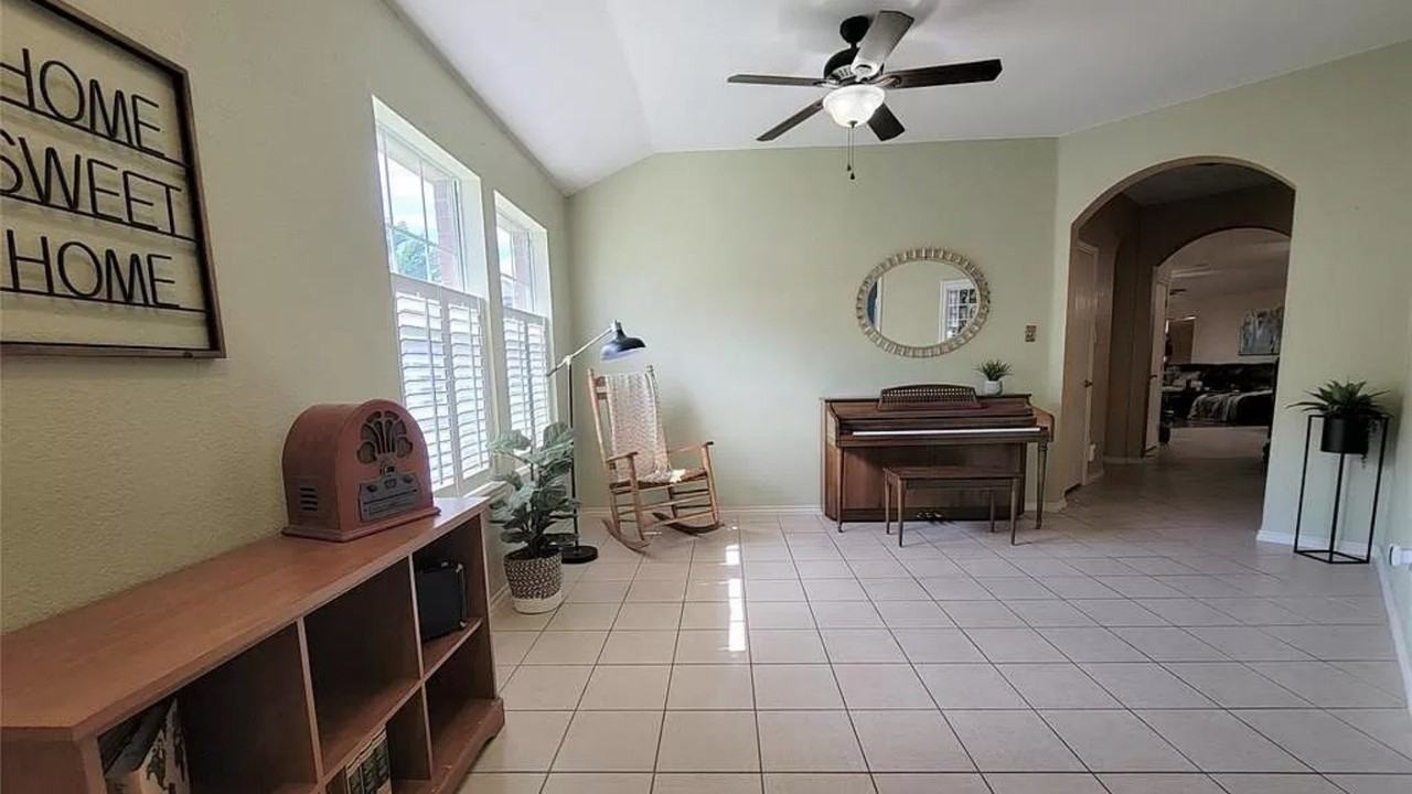 3114 Connor Ln - Photo 2 of 21