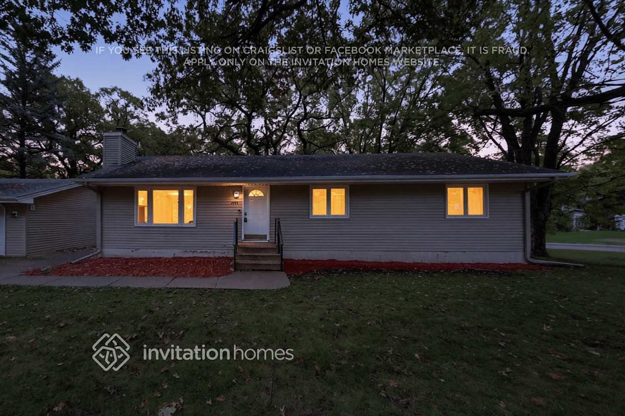2443 Granada Ave N - Photo 4 of 21