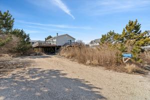 featured image of 7 Cove Ln
