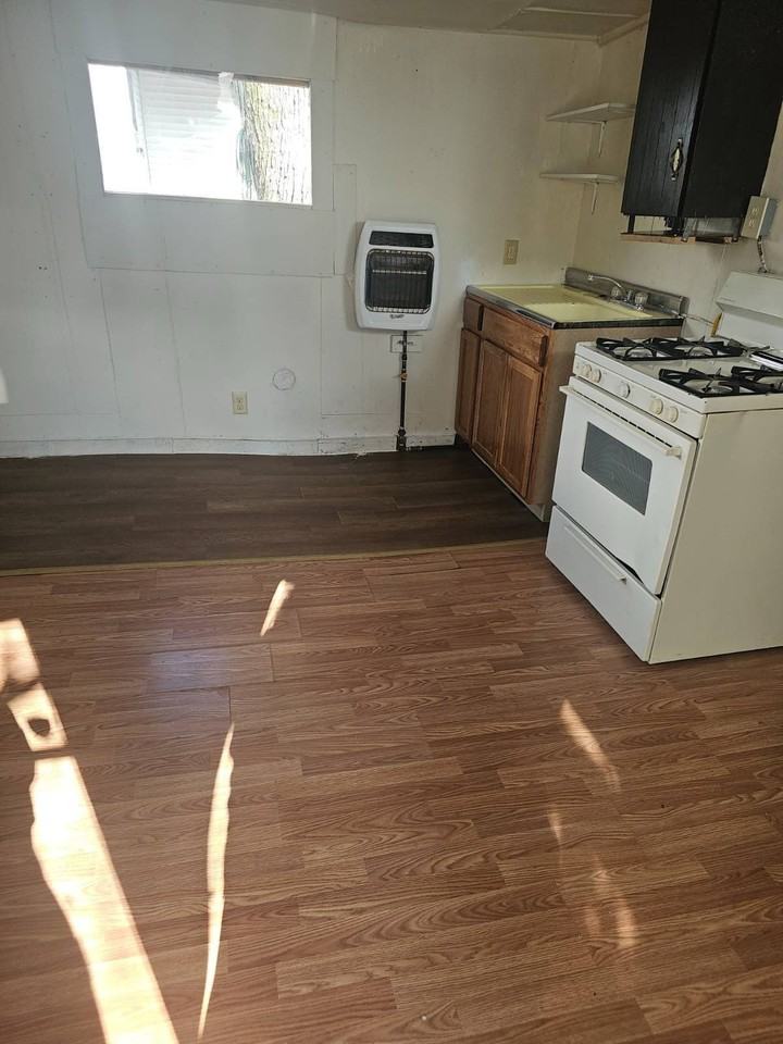 1249 Bausher NW Ct - Photo 3 of 5