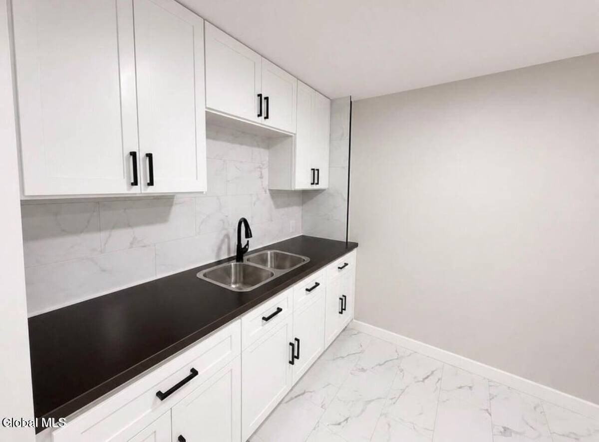 3 Sherman St #1 - Photo 3 of 7