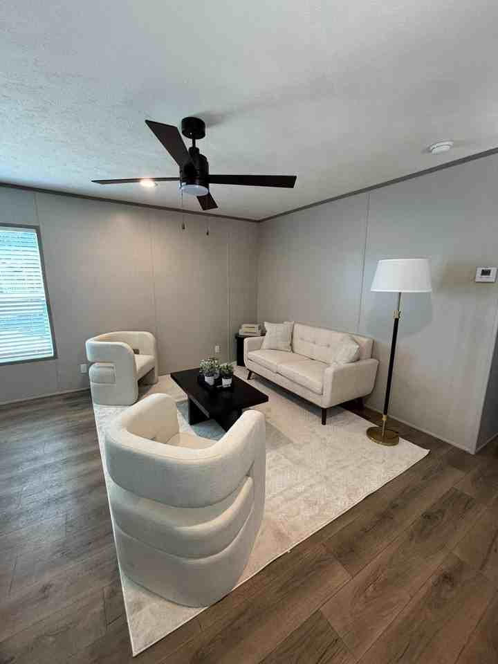 99 Park Ln - Photo 4 of 6