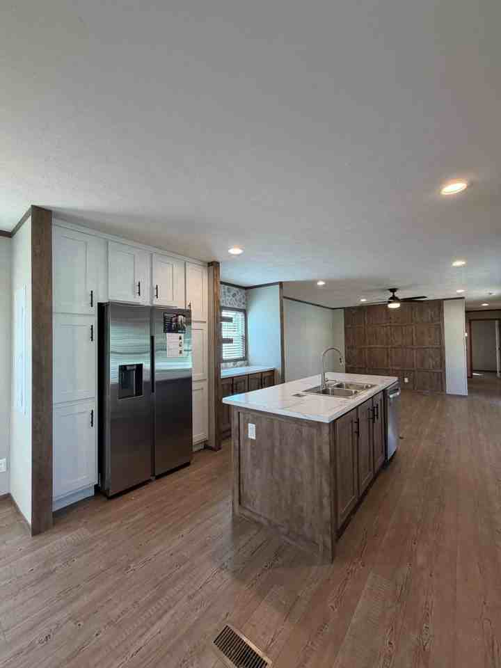 150 Park Ln - Photo 2 of 13