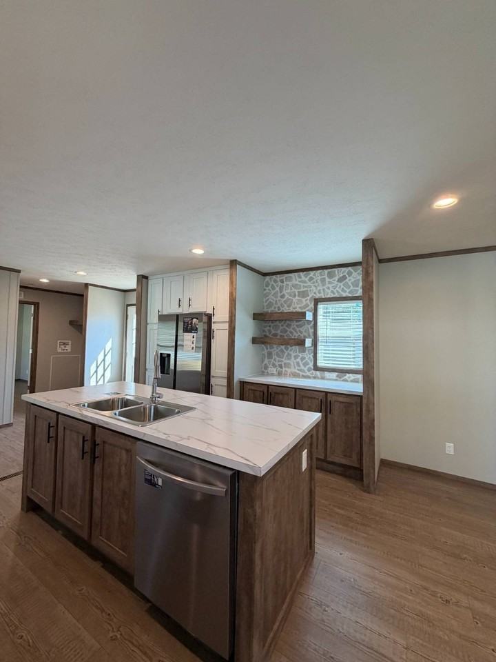 150 Park Ln - Photo 3 of 13