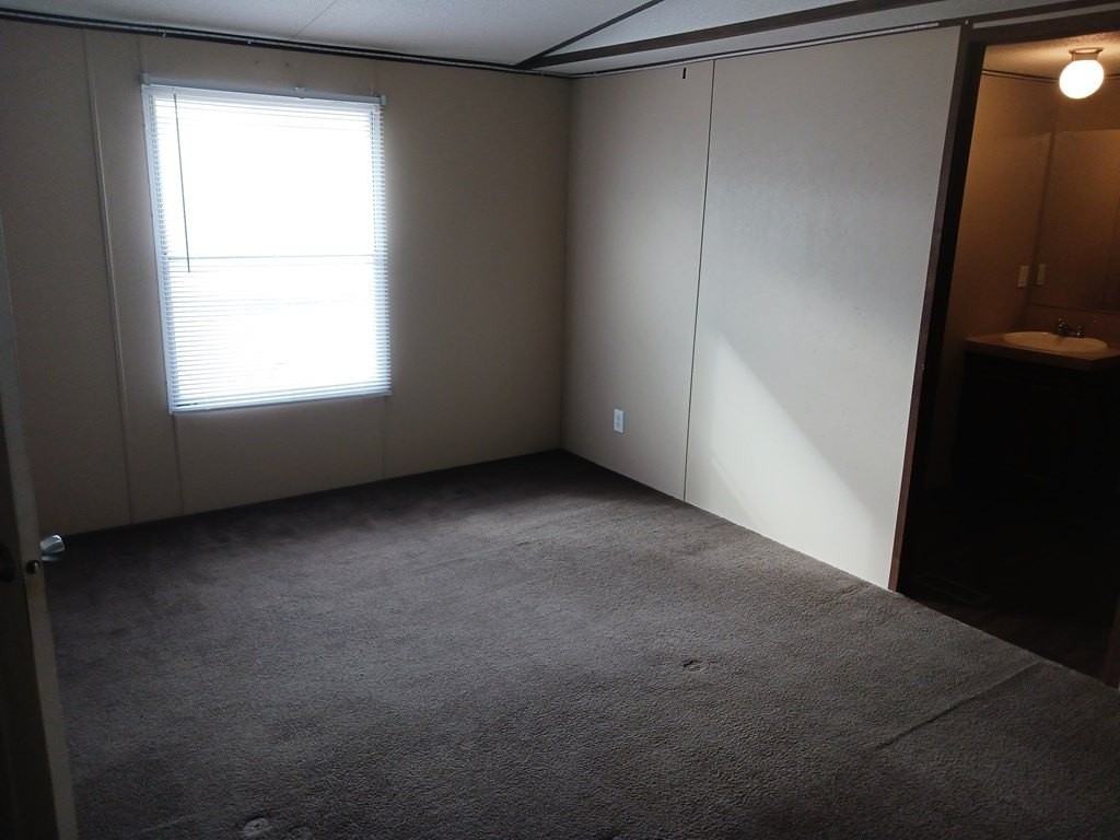 7100 Airline Dr - Photo 2 of 10