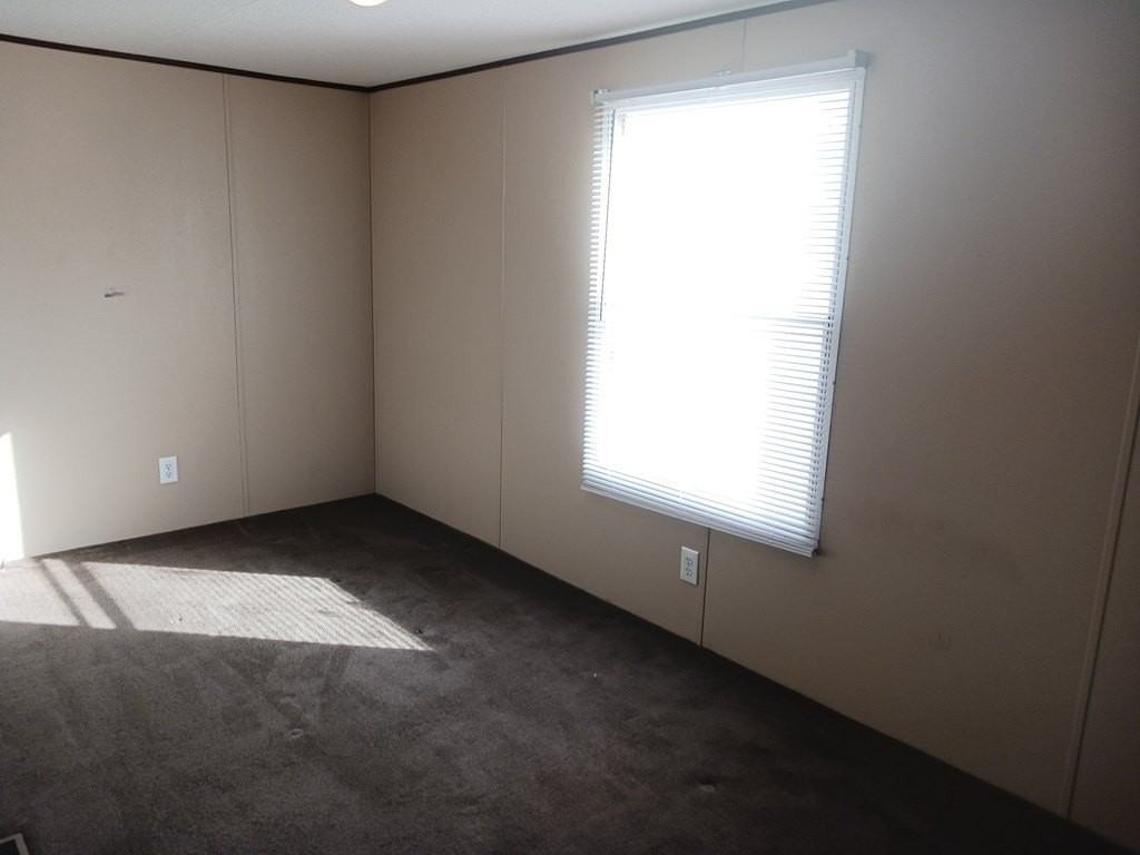 7100 Airline Dr - Photo 6 of 10