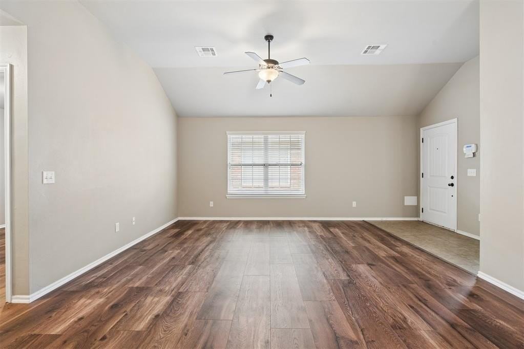 2312 Nw 199th St - Photo 5 of 27