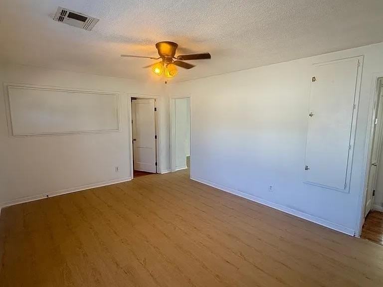 1804 Elm Dr - Photo 2 of 19