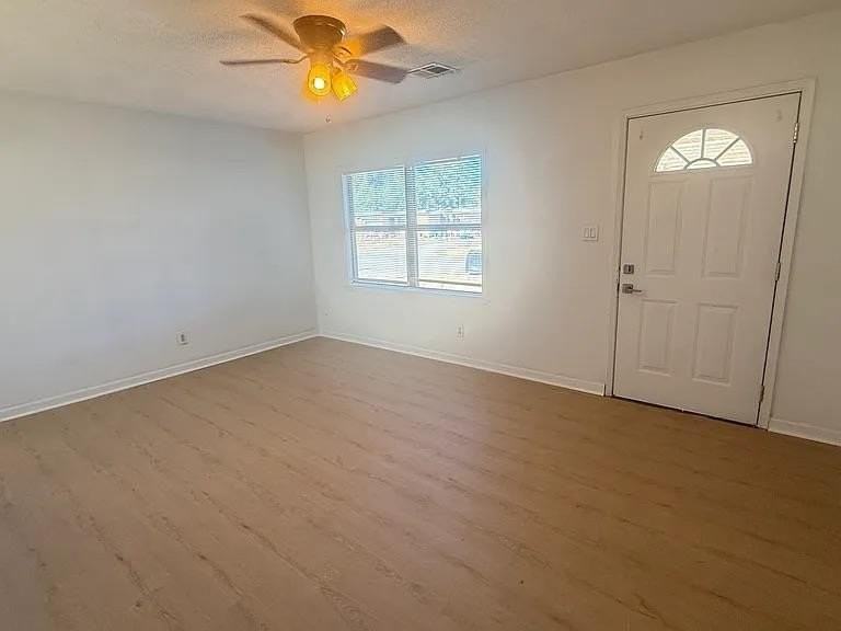 1804 Elm Dr - Photo 4 of 19