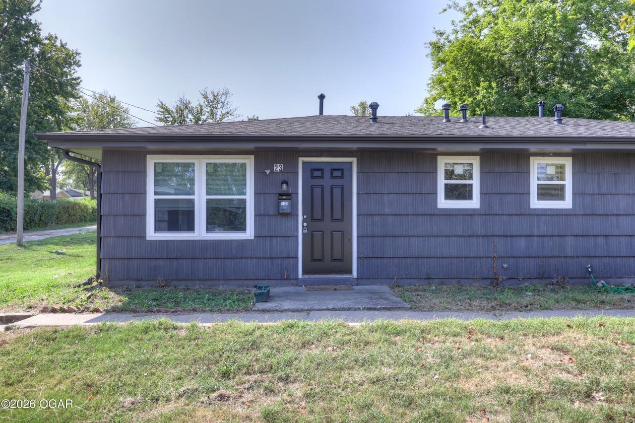 1523 S Jefferson St #B - Photo 2 of 15