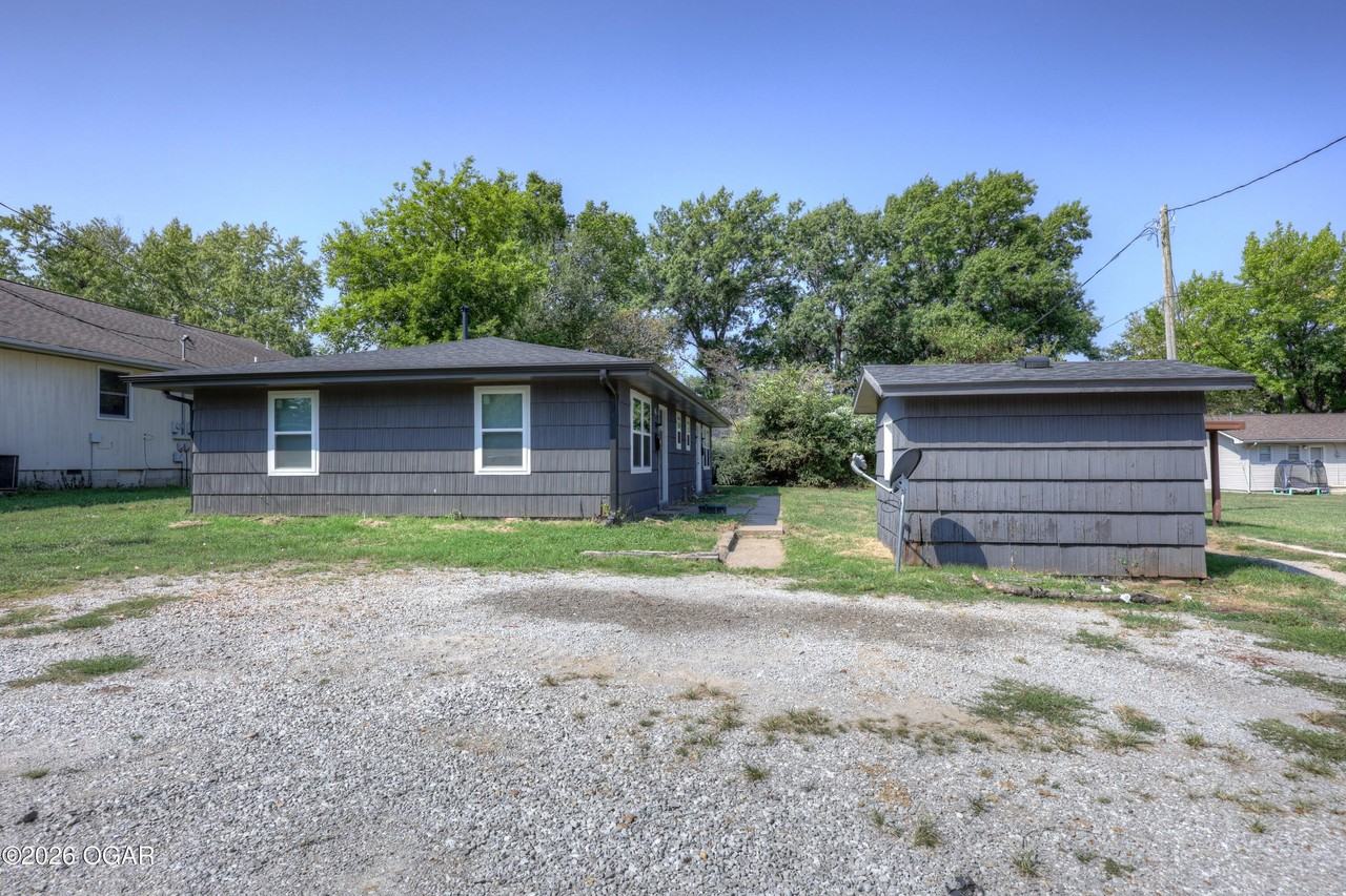 1523 S Jefferson St #B - Photo 3 of 15