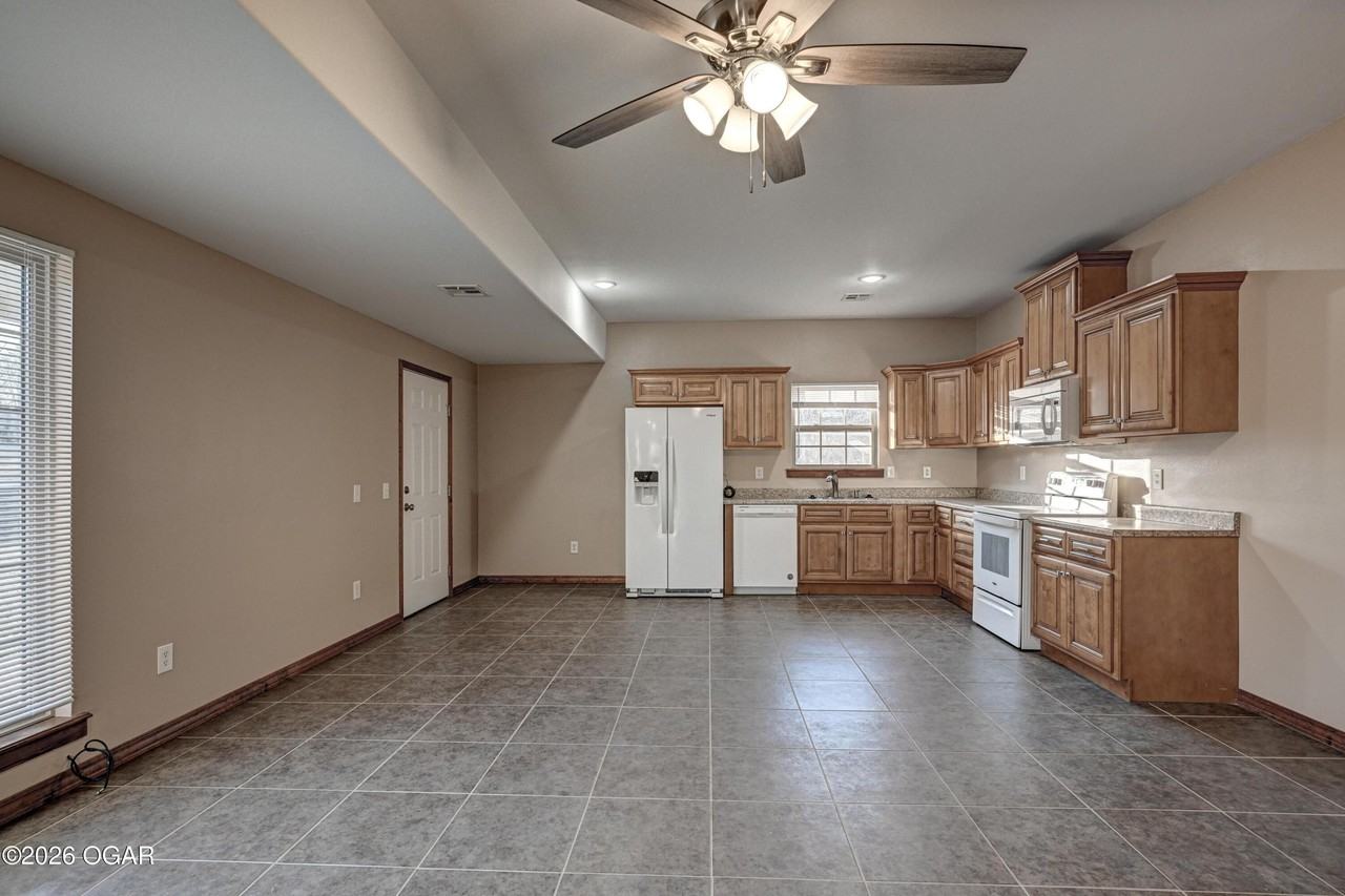 1280 Willow Ln #A - Photo 3 of 27