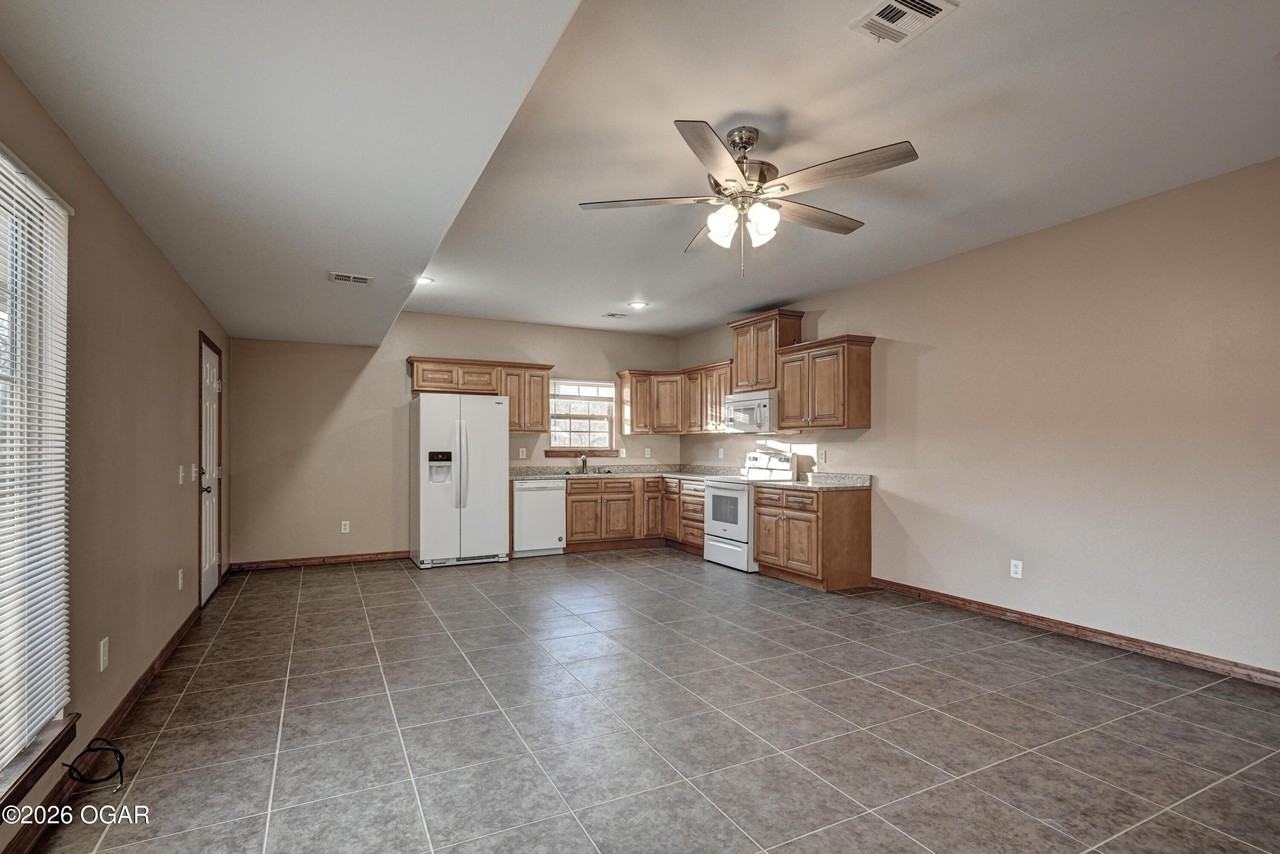 1280 Willow Ln #A - Photo 5 of 27