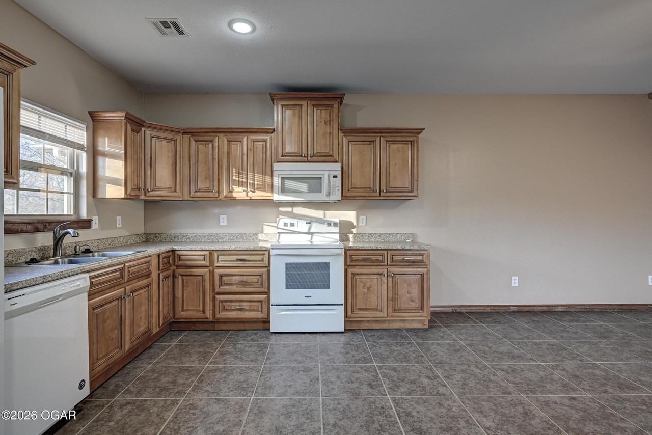 1280 Willow Ln #A - Photo 6 of 27