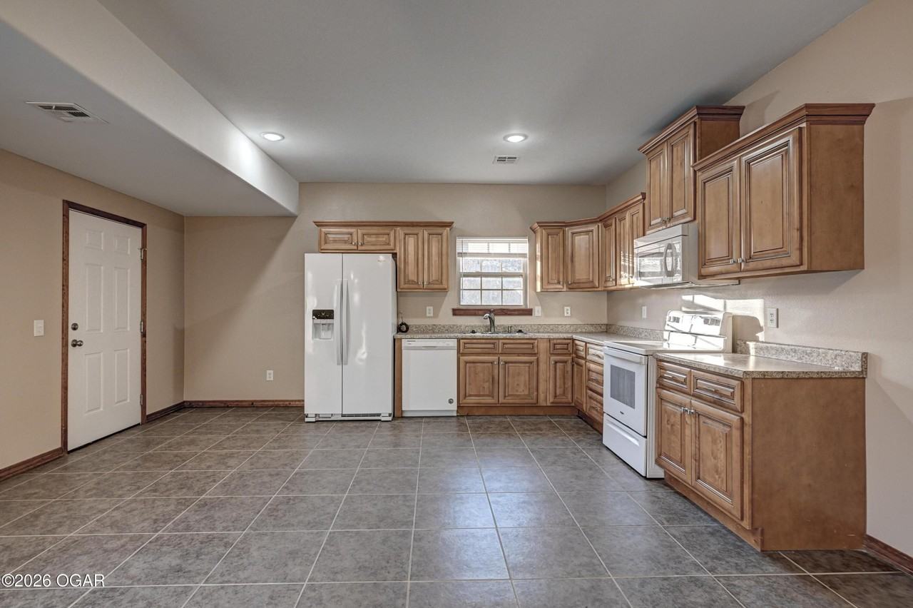1280 Willow Ln #A - Photo 7 of 27