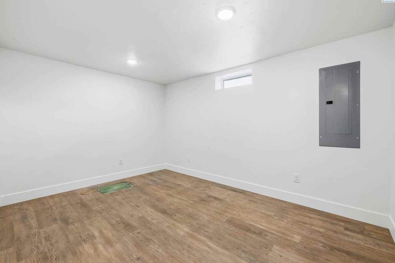 82 Hodges Ct - Photo 3 of 41