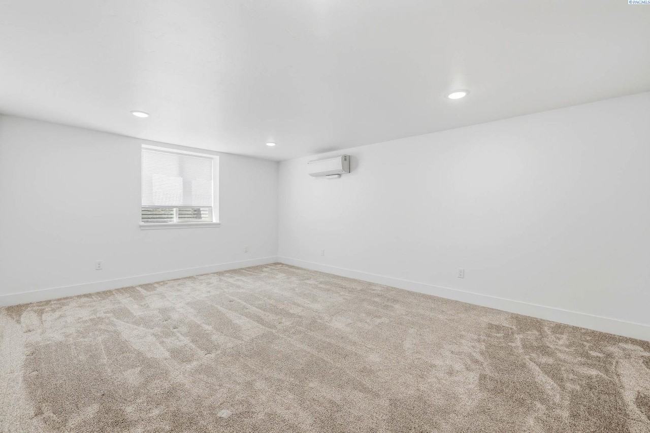 82 Hodges Ct - Photo 4 of 41