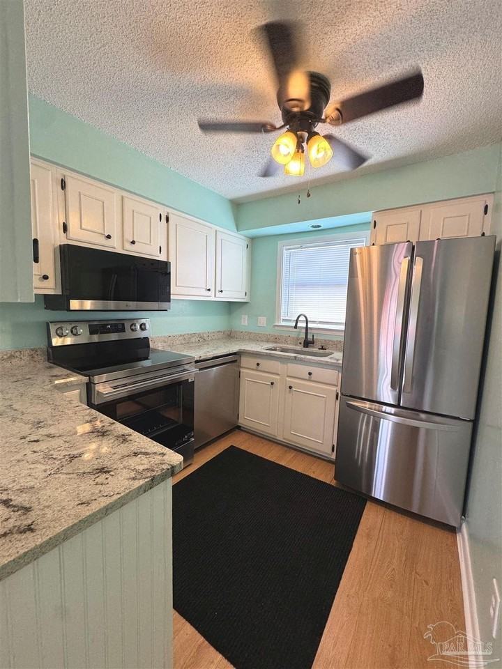 1650 Via De Luna Dr #D6 - Photo 6 of 19