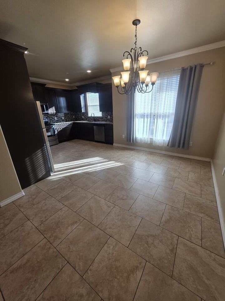 104 S Carver St - Photo 6 of 26