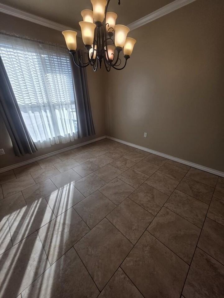 104 S Carver St - Photo 7 of 26