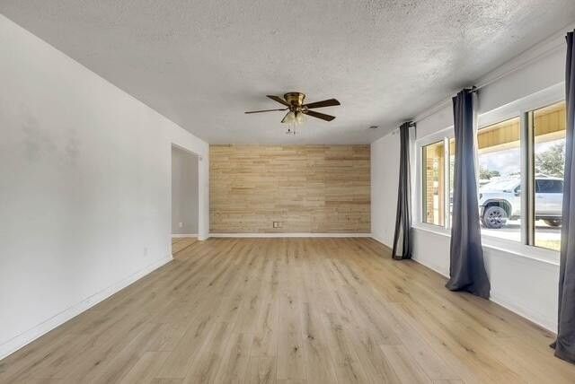 2803 W Dengar Ave - Photo 3 of 24