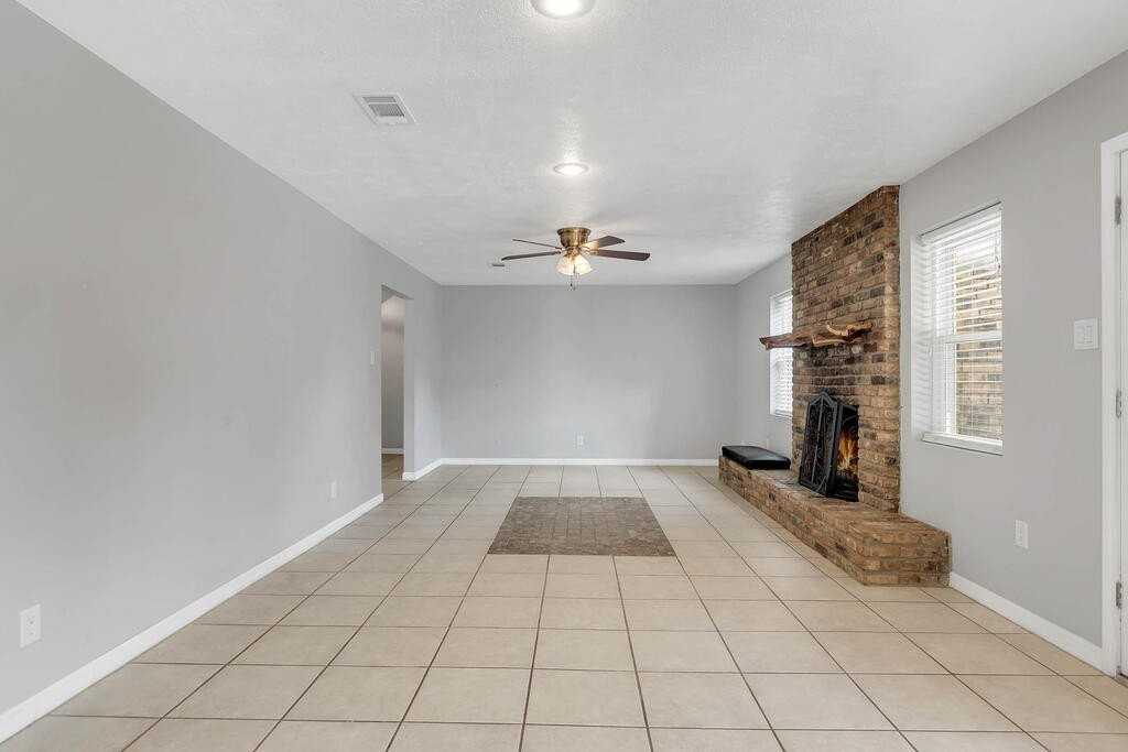 2803 W Dengar Ave - Photo 5 of 24