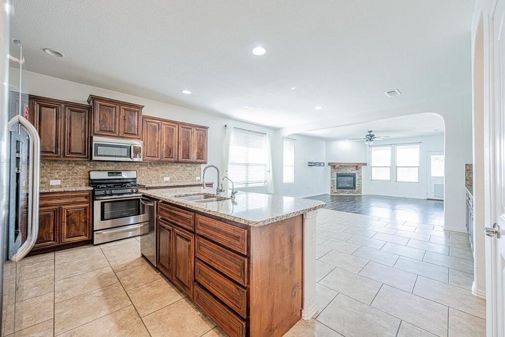 6701 Colony Rd - Photo 4 of 28