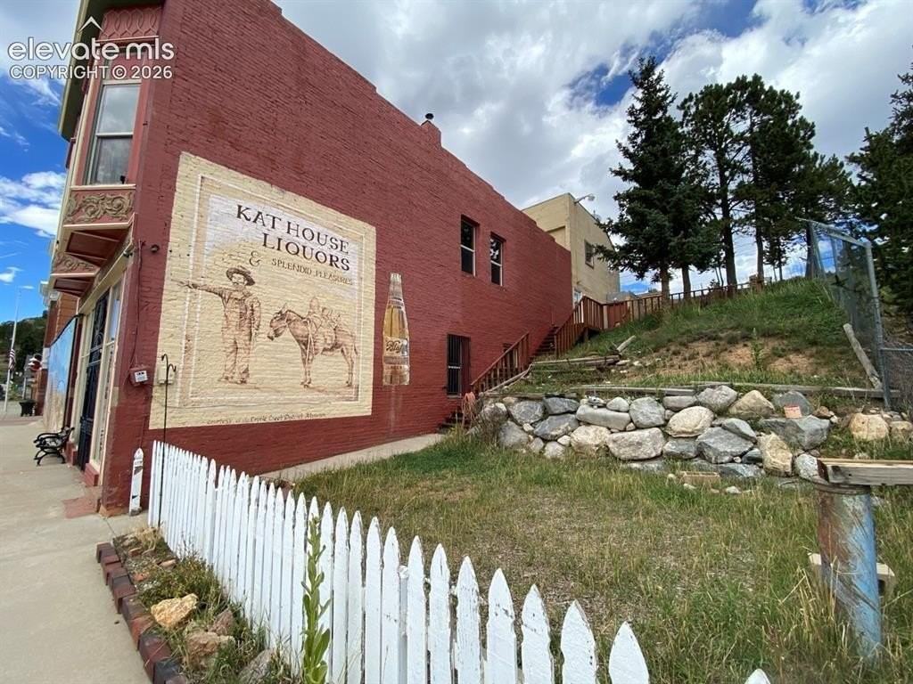 415 Victor Ave #C - Photo 3 of 11
