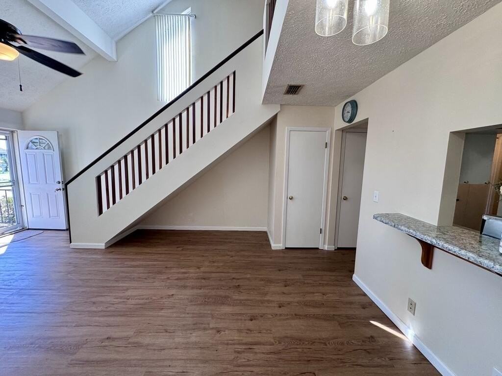 634 Gulf Aire Dr - Photo 4 of 21