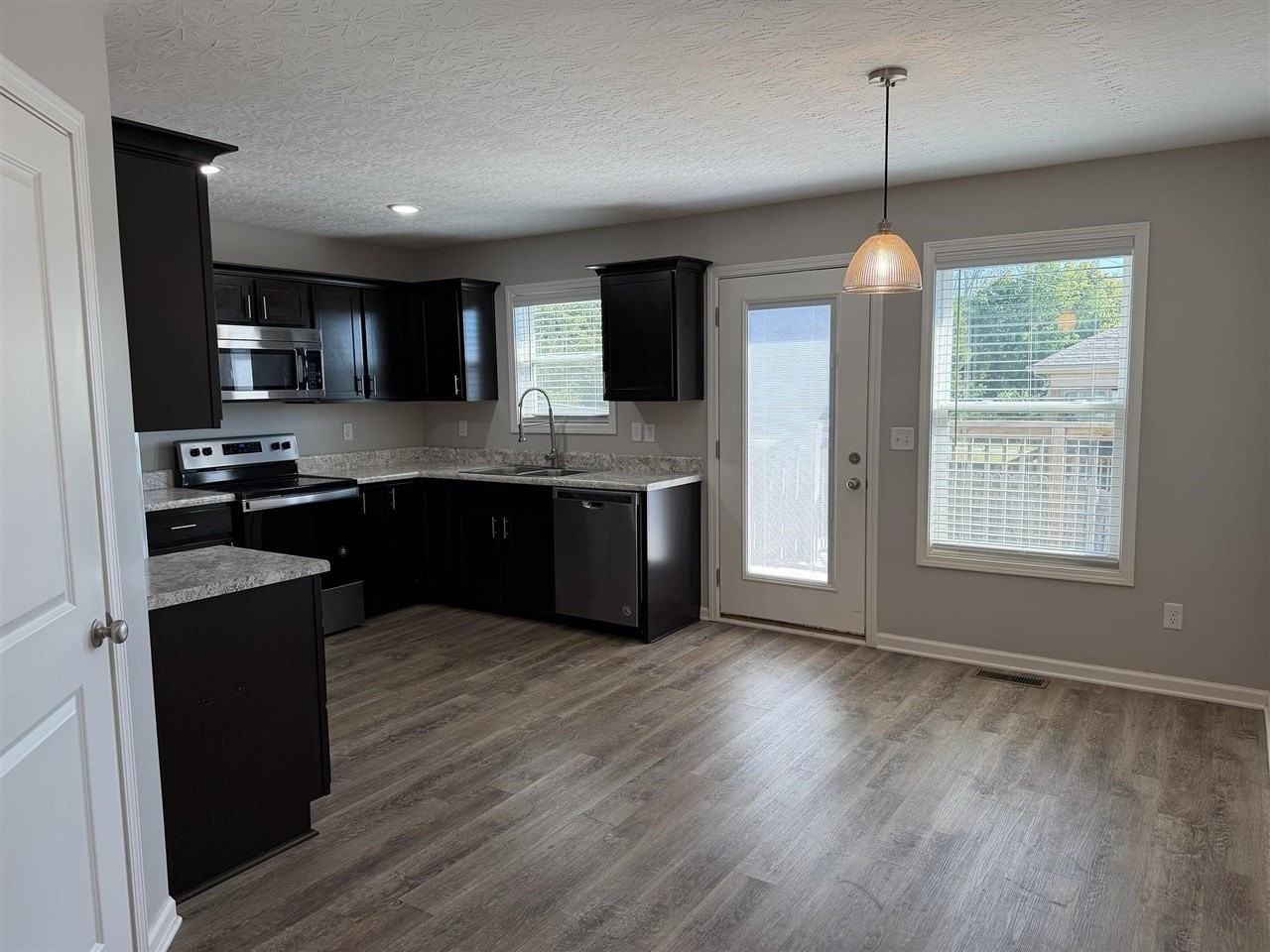 621 Cherry Blossom Rd - Photo 7 of 20