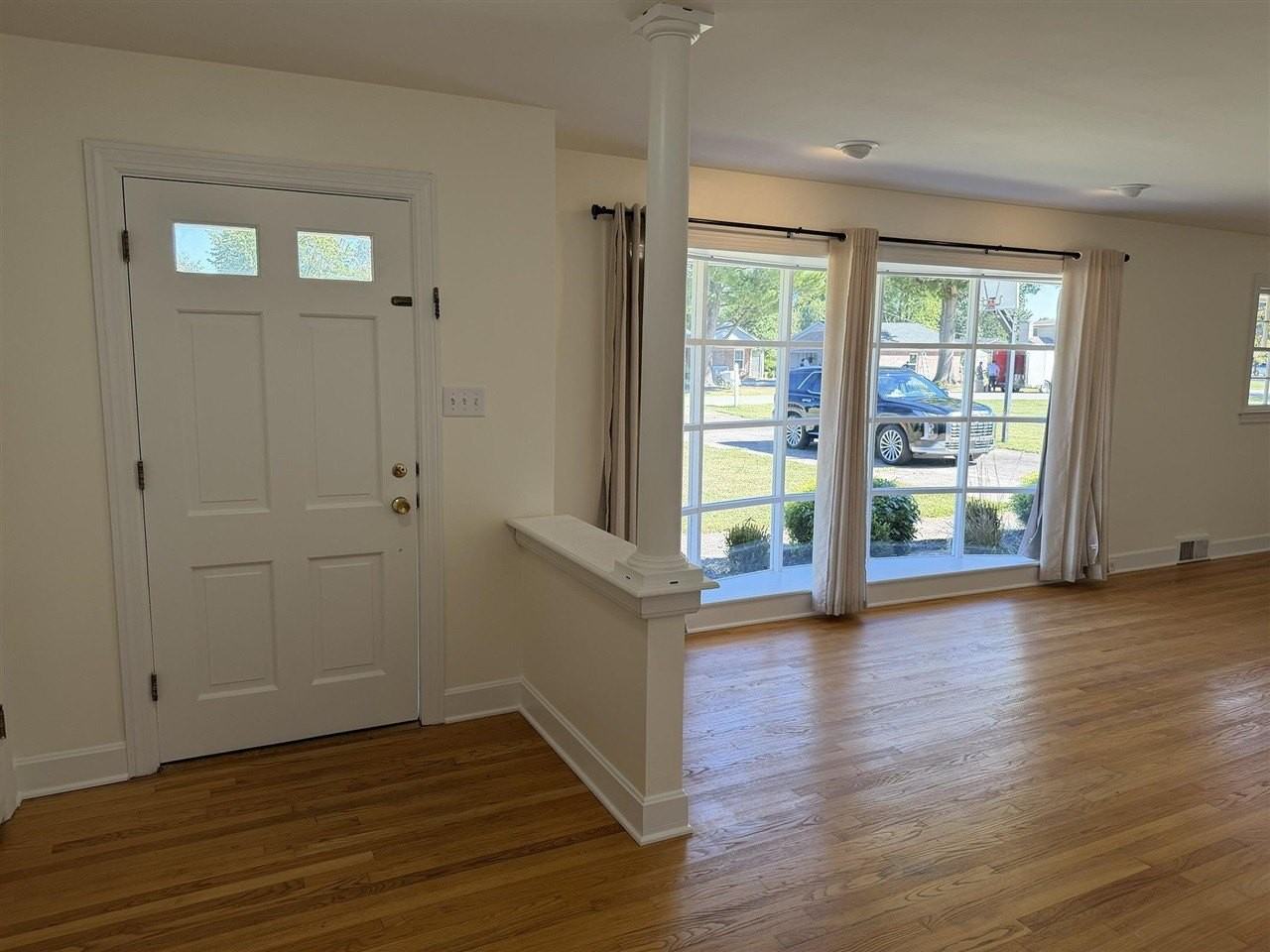 801 Hampton Dr - Photo 7 of 27