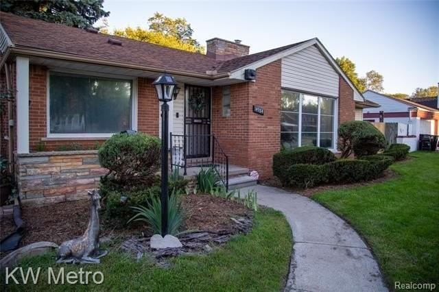14984 Archdale St - Photo 2 of 24
