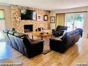 4784 S Valleyview Rd - Photo 5 of 12