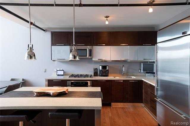111 N Main St #303 - Photo 6 of 31