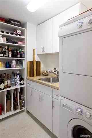 111 N Main St #303 - Photo 7 of 31