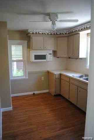 23060 Rosewood St - Photo 2 of 12