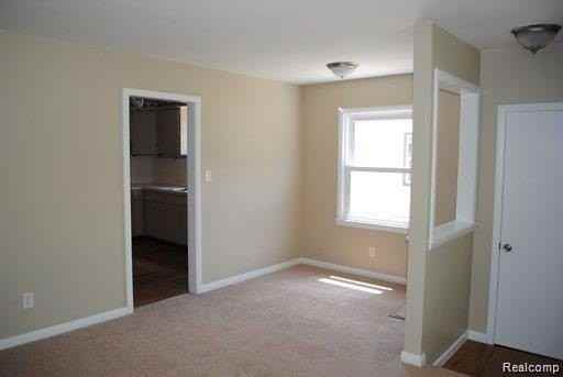 23060 Rosewood St - Photo 4 of 12