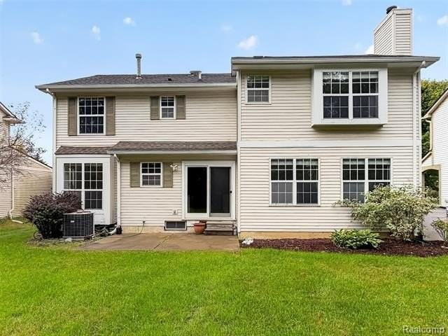 47258 Scarlet Dr N - Photo 3 of 30