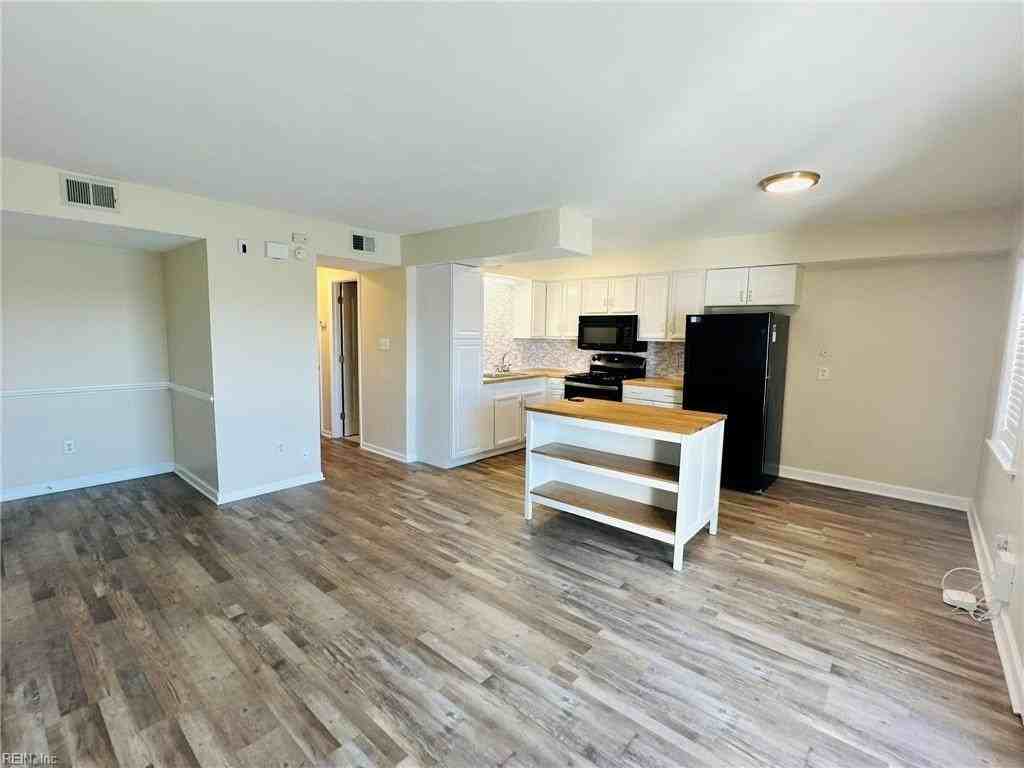 615 W Ocean View Ave #C - Photo 4 of 16