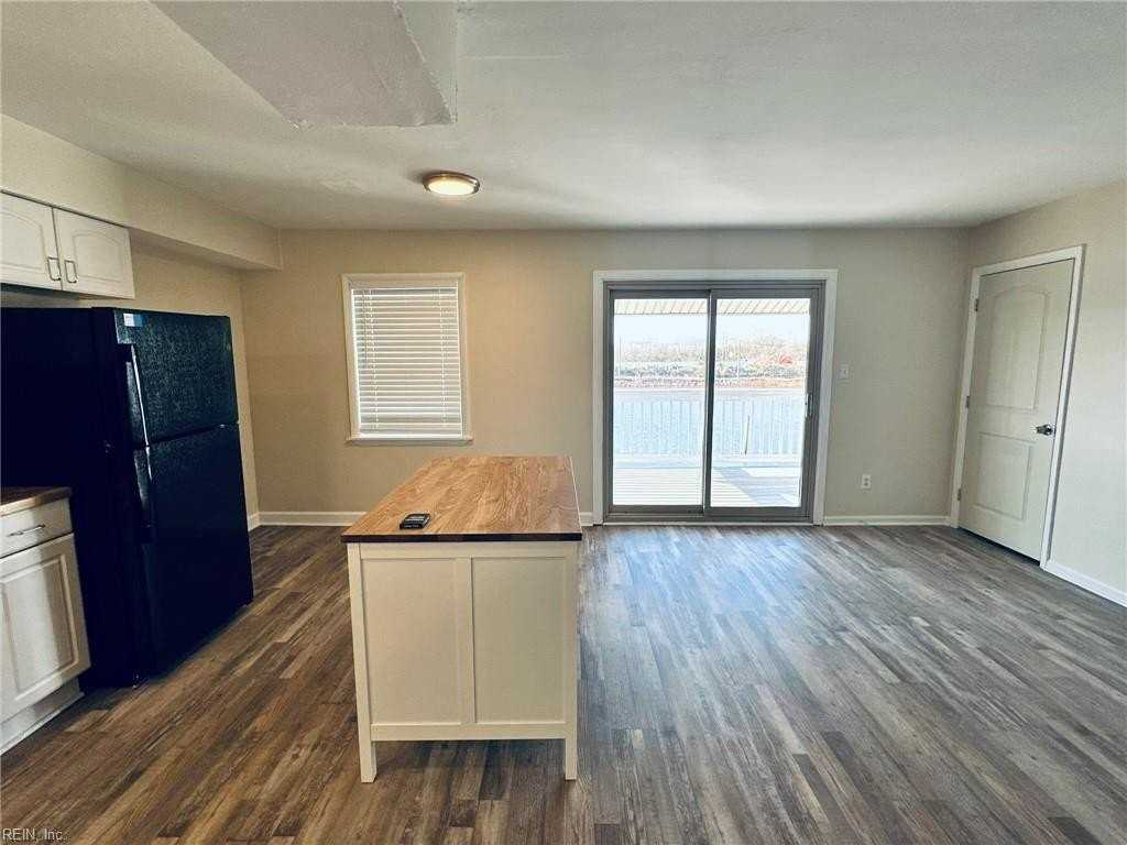 615 W Ocean View Ave #C - Photo 5 of 16