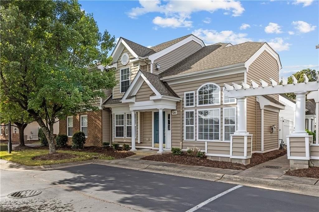 5261 Spring Cove Way - Photo 2 of 39