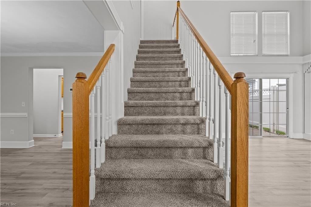 5261 Spring Cove Way - Photo 3 of 39