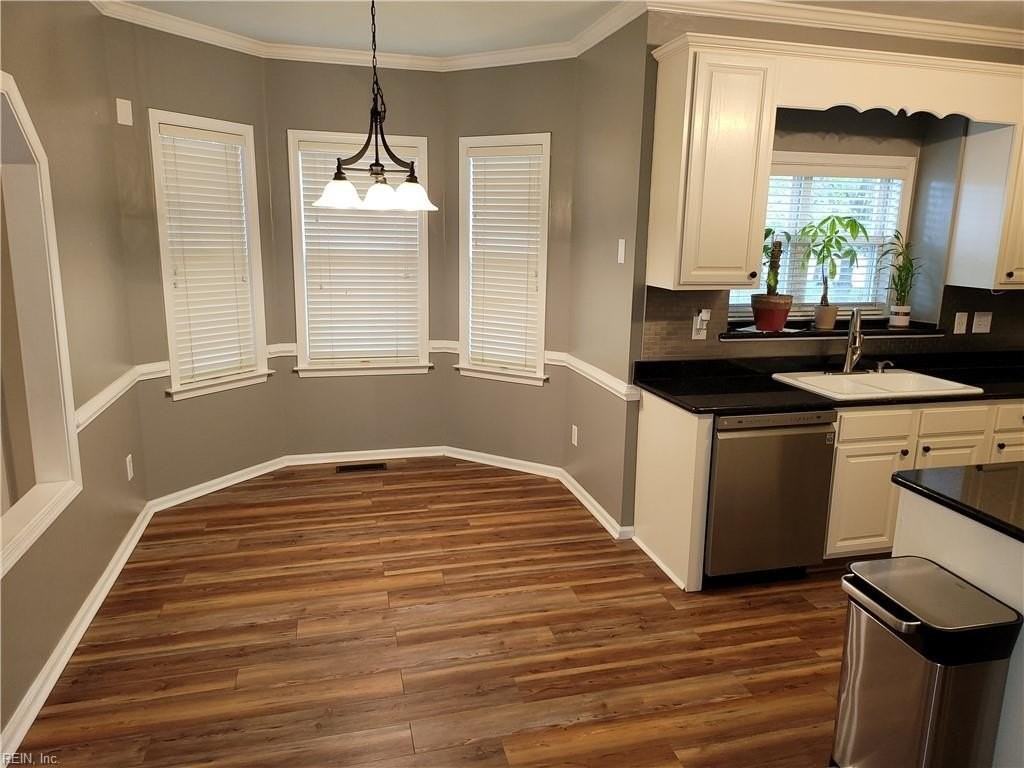 6209 Oakengate Dr - Photo 5 of 28