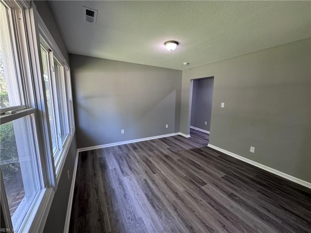 1917 Nansemond Pkwy - Photo 5 of 26