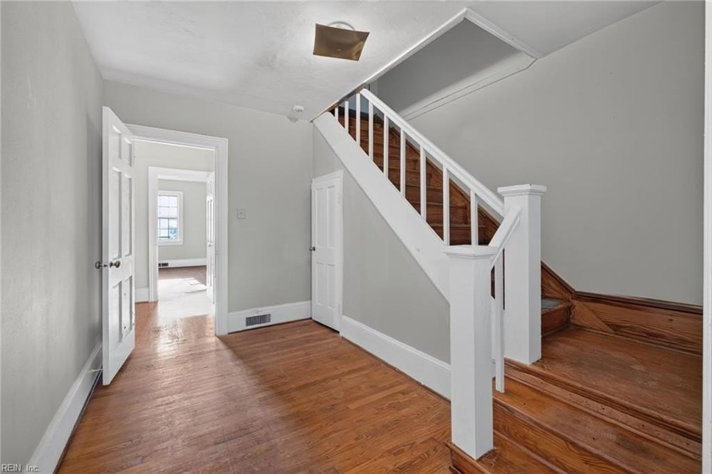 113 Halifax St - Photo 5 of 40